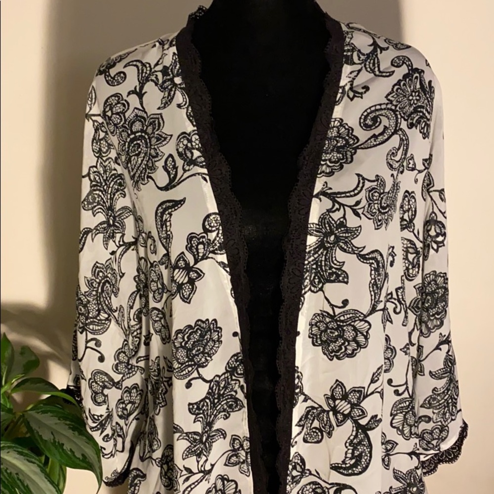 Jessica Simpson sheer robe new without tags NWOT - will discount bundles - Picture 5 of 5